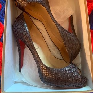 Size 42 Louboutin Snakeskin Heels